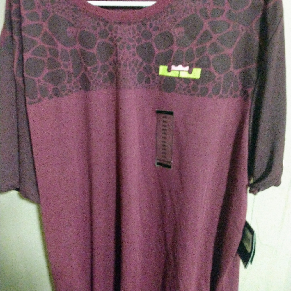 Nike T-shirt